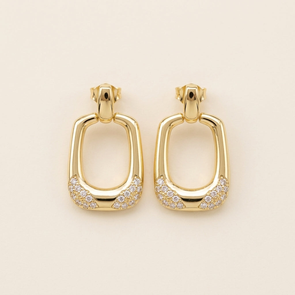 AROS SEMI CUADRADAS CON DETALLES PAVE DE CIRCONES
