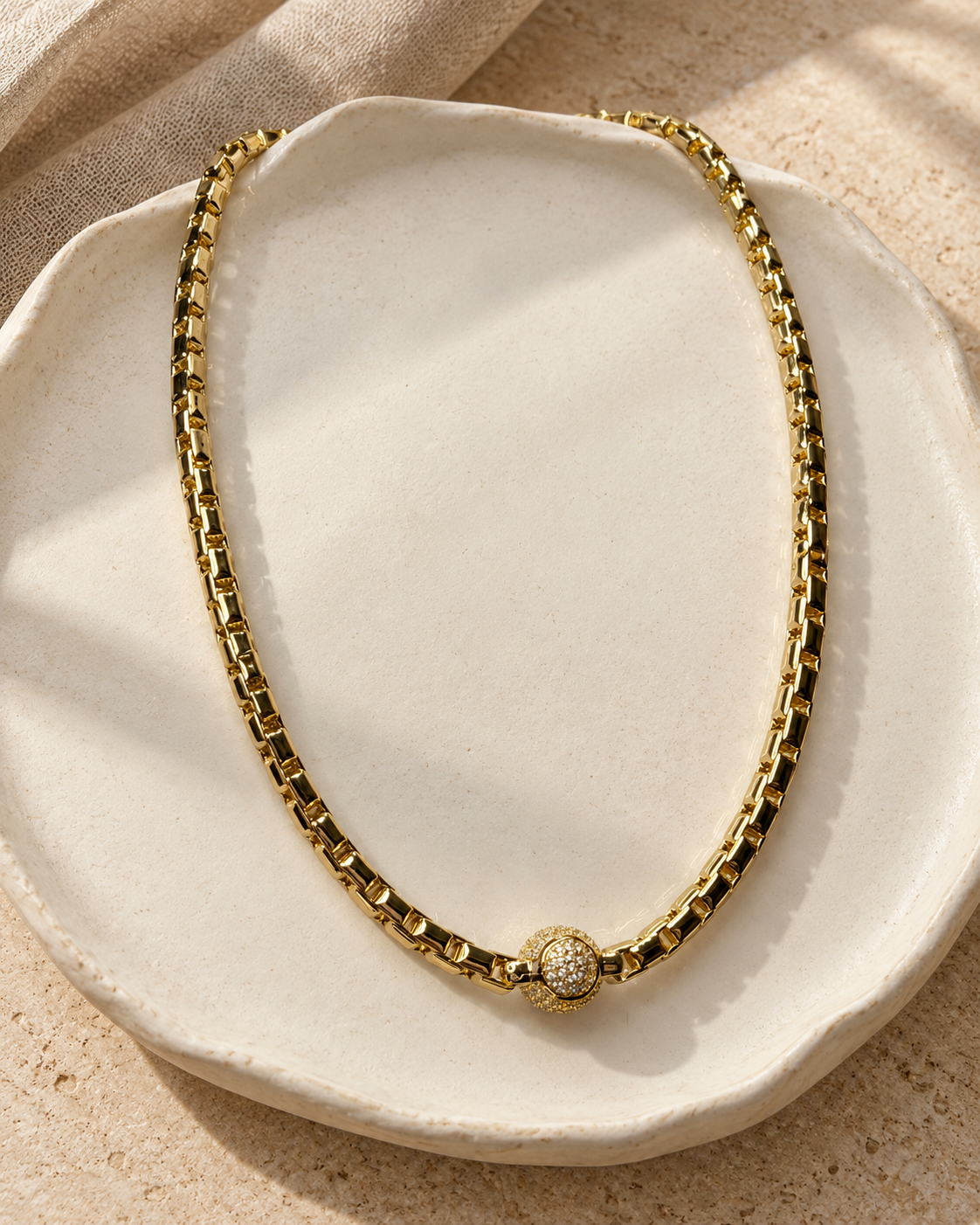 COLLAR HALO PAVÉ DORADO