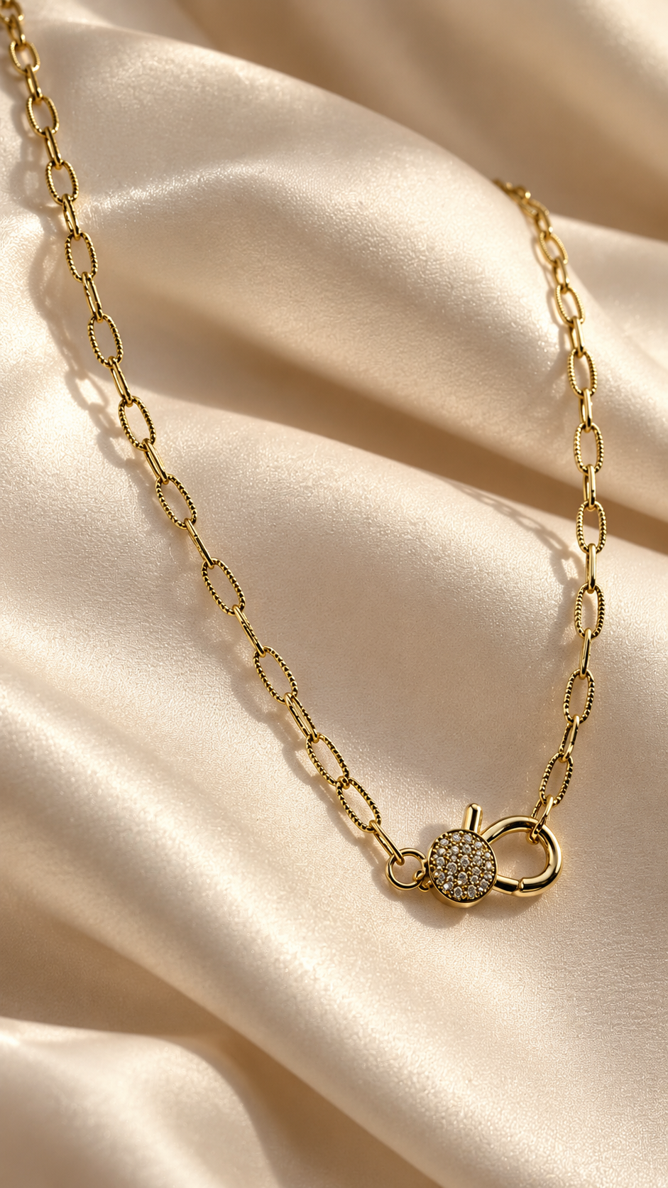 COLLAR LUNA PAVÉ